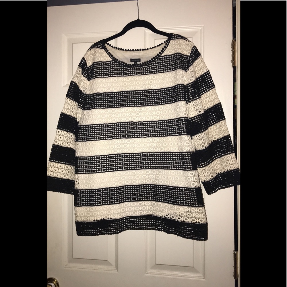 Black & creme cut out top